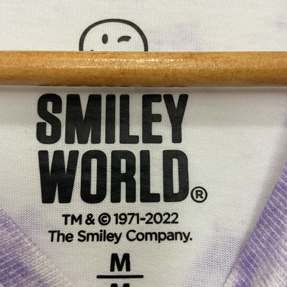 Smiley World Anime T-Shirt - Picture 5 of 6